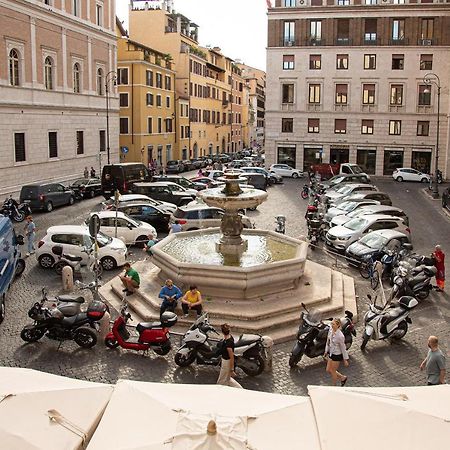 Repetita Juvant Rome Bagian luar foto