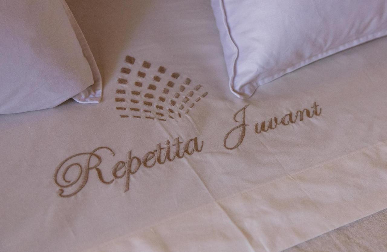 Repetita Juvant Rome Bagian luar foto