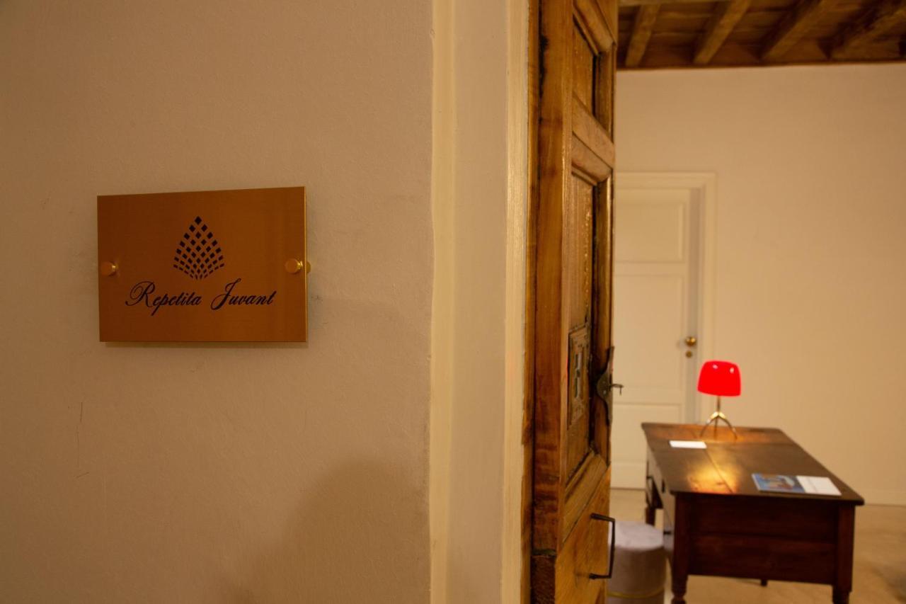 Repetita Juvant Rome Bagian luar foto