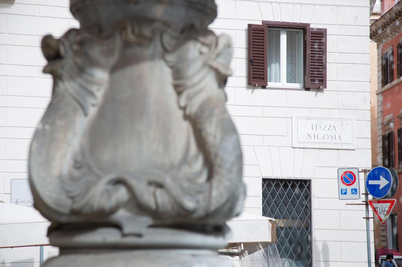 Repetita Juvant Rome Bagian luar foto